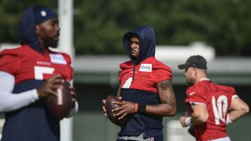 Después de perderse una semana de entrenamientos por lesión en la pantorrilla y el tobillo, Deshaun Watson regresó a las prácticas de Houston Texans.