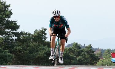 Pablo Castrillo ha sido el primer vencedor español de esta Vuelta a España. Este triunfo ha sido especial porque además, era el primero como profesional del aragonés.