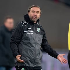 Thomas Doll: "Jugamos ante el Sevilla, un gigante de España"