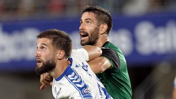 Nikola Sipcic, jugador del Tenerife, durante un partido contra el Eibar.