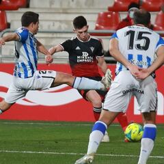 Camello y Brugué rescatan al Mirandés en la segunda parte