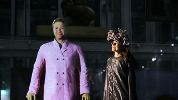 It’s not an Illusion, she married a hologram