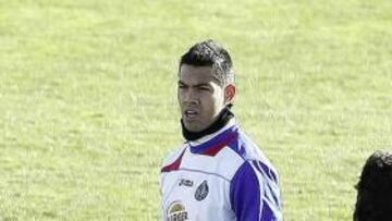 <b>FERNANDO SANZ ESPERA QUE TORRES CUMPLA SU PALABRA</b> A pesar de que el Getafe le ha inscrito en la Liga de Fútbol Profesional, Miku no se ha desplazado hasta Málaga. Fernando Sanz sigue esperando a que su homólogo del Getafe, Ángel Torres, cumpla su palabra y permita que venga cedido a La Rosaleda. La cosa está tensa...