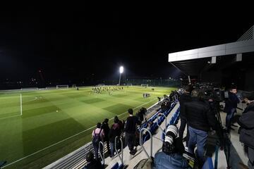 Panor¨¢mica de la ciudad deportiva del Real Madrid durante el entrenamiento de River Plate.