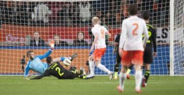 2-0. Klaarsen anotó el segundo gol holandés.