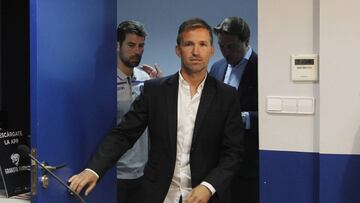 09/07/18 LEVANTE UD PRESENTACION DE COKE COMO NUEVO JUGADOR DEL LEVANTE
TITO DIRECTOR DEPORTIVO DEL LEVANTE