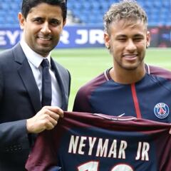 Neymar demanda al Barcelona