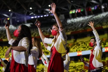 La delegación de España llegando a la ceremonia de inauguración