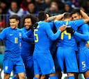 Brasil liquida a Rusia en 15' con Coutinho y Paulinho al mando