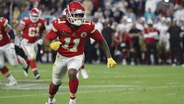 Ninguno de los jugadores ha dado positivo, pero se ubican en las reservas por ser contactos cercanos. Para jugar el Super Bowl deberán arrojar negativo.