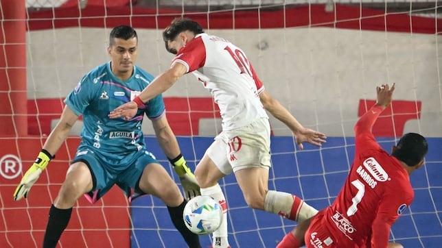 Jorge Soto salva al América, que suma un punto ante Huracán