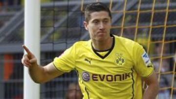 Lewandowski acaba contrato con el Borussia en junio y podr&iacute;a salir por 12 millones.
 