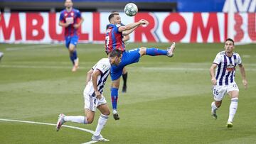 16/07/20   PARTIDO DE PRIMERA DIVISION  EIBAR  -  VALLADOLID. Olivas va al choque con Quique.