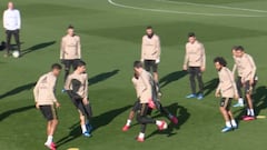 Modric really enjoys Courtois' nutmeg of Vinicius