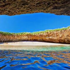 Así es la Playa del Amor, la famosa playa de las Islas Marietas: dónde está y por qué se llama así