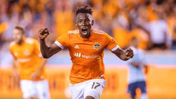 El atacante de Houston Dynamo llegó en 2017 al club texano y aunque aún tiene dos años de contrato, él quiere definir su futuro profesional en enero.