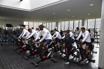 La Selección Colombia continúa su preparación para el primer partido de Eliminatoria ante Bolivia. Reinaldo Rueda trabaja con Juanfer, Wilmar Barrios y los jugadores del FPC. 