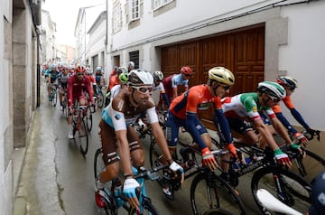 El pelotón durante la carrera.