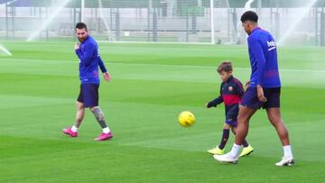 Tiene futuro: el hijo de Suárez jugó con Messi en una práctica
