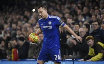 'Canalla'. Así calificó L'Equipe al central John Terry. No fue por sus situaciones extrafubolísticas, sino por el excesivo juego brusco que aplicaba y que en reiteradas oportunidades pusieron en riesgo a los rivales.