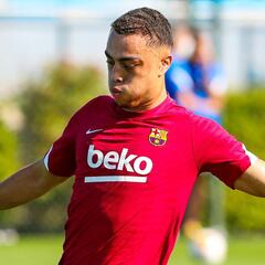 Bayern Munich make second approach for Sergiño Dest