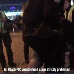 Veinte encapuchados atacan a hinchas del Liverpool en Kiev