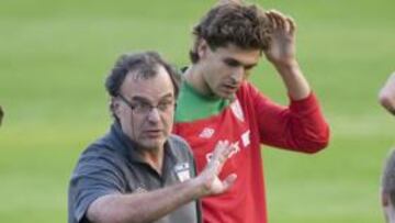 La baja de Ekiza es la única novedad de la lista de Bielsa