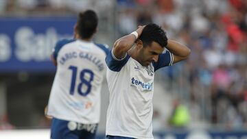 Ángel y Enric Gallego se lamentan por una ocasión fallada.