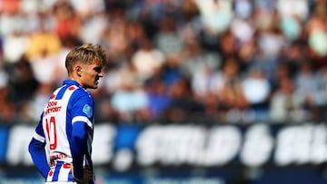 HEERENVEEN, NETHERLANDS - SEPTEMBER 10: Martin Odegaard of Heerenveen in action during the Dutch Eredivisie match between SC Heerenveen and PSV Eindhoven held at Abe Lenstra Stadium on September 10, 2017 in Heerenveen, Netherlands. (Photo by Dean Mouhtaropoulos/Getty Images)