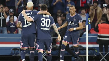 Kylian Mbappe of PSG celebrates his goal with Neymar Jr, Lionel Messi of PSG during the French championship Ligue 1 football match between Paris Saint-Germain (PSG) and FC Metz on May 21, 2022 at Parc des Princes stadium in Paris, France - Photo Jean Catu