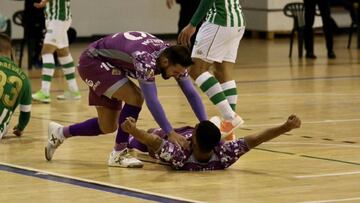 El Palma sufre pero se impone al Betis para seguir líder