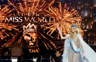 Krystyna Pyszko es la ganadora del título de Miss Mundo 2024. Con 24 años de edad y una estatura de 180 cm, es políglota,(inglés, polaco, eslovaco y alemán). Se destaca voluntaria y modelo internacional. Cuenta con estudios en Derecho y Administración de Empresas, Krystyna dedica su tiempo a su fundación homónima, donde sigue comprometida con su labor benéfica. Uno de sus logros más significativos fue establecer una escuela de inglés para niños desfavorecidos en Tanzania, donde también ofreció su ayuda como voluntaria.