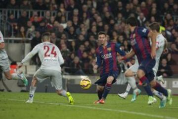 Pase de Messi para el gol de Luis Suárez. 2-0.