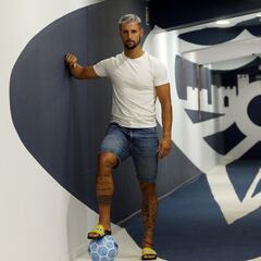 Fran Sol: “No es habitual que un futbolista escriba un libro de ciencia-ficción”