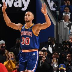 NBA round-up: Curry's 50-point double-double leads Warriors to win