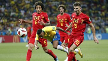 Kazan (Russian Federation), 06/07/2018.- Neymar of Brazil (C) and Thomas Meunier of Belgium (R) in action during the FIFA World Cup 2018 quarter final soccer match between Brazil and Belgium in Kazan, Russia, 06 July 2018.
 
 (RESTRICTIONS APPLY: Editoria