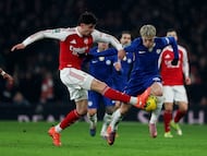 La carrera por el título de Premier League vive un momento clave y tras la victoria del Manchester City, el Arsenal sale obligado a ganar ante los Blues.