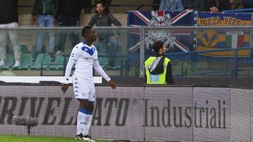 Verona (Italy), 03/11/2019.- Brescia&#039;s Mario Balotelli reacts following racist chants by Hellas Verona supporters during the Italian Serie A soccer match between Hellas Verona and Brescia Calcio at Bentegodi stadium in Verona, Italy, 03 November 2019