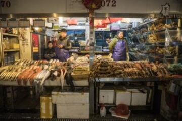 Entre exploraciones, a los componentes de esta épica aventura les dio tiempo para conocer los mercados locales.