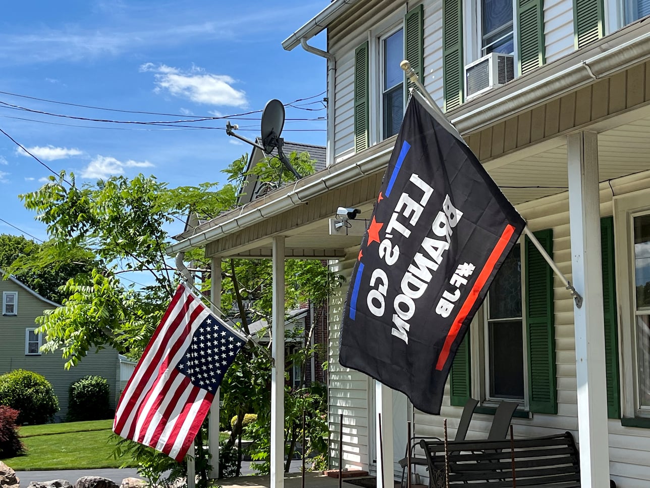 How flying the US flag upside down became a pro-Trump protest - AS USA