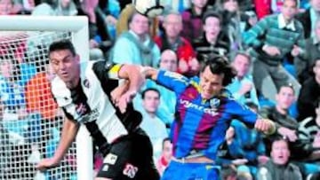 <b>DE VUELTA. </b>Camacho pisará de nuevo el Colombino, pero esta vez defendiendo al Huesca.