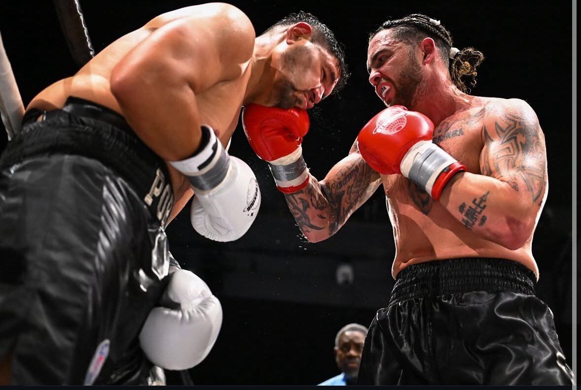 Los boxeadores Rogelio Medina y Paul Bamba en su último combate.