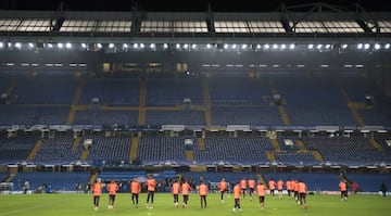 STAMFORD BRIDGE  CHELSEA - BARCELONA TRAINING