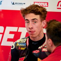 Acosta: “Mugello es el casco de Rossi con su cara”