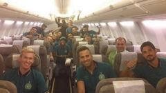 Chapecoense posa en un avión por primera vez tras la tragedia