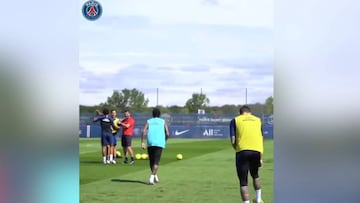 Mbappé y Neymar humillan a Ander: Un caño de cada uno