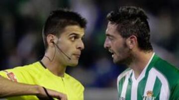 <b>ROJA DIRECTA. </b>Arzu fue expulsado el pasado sábado tras su disputa con el albaceteño Pereira.