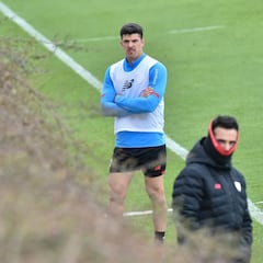 Capa espera cerrar sobre el césped su año para olvidar