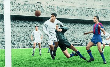 Jug¨® durante 10 temporadas en el Real Madrid. Consigui¨® un gol hist¨®rico en el duelo Real Madrid-Stade de Reims de la Copa de Europa de 1956. El gol signific¨® la primera de las cinco victorias consecutivas del club blanco. Tambi¨¦n ganar¨ªa seis Ligas, una Copa de Espa?a y una copa Intercontinental.