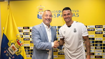 22/07/22 LAS PALMAS PRESENTACION DE VITOLO COMO NUEVO JUGADOR